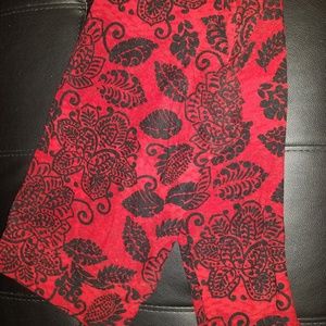 LuLaRoe TC Leggings - Black Floral on Red